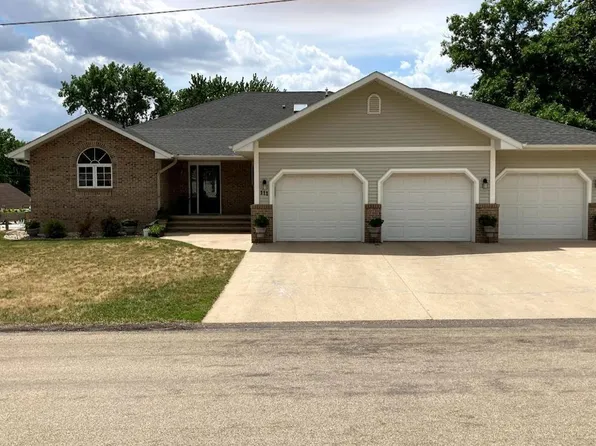 111 Montana Ave, Morris, MN 56267