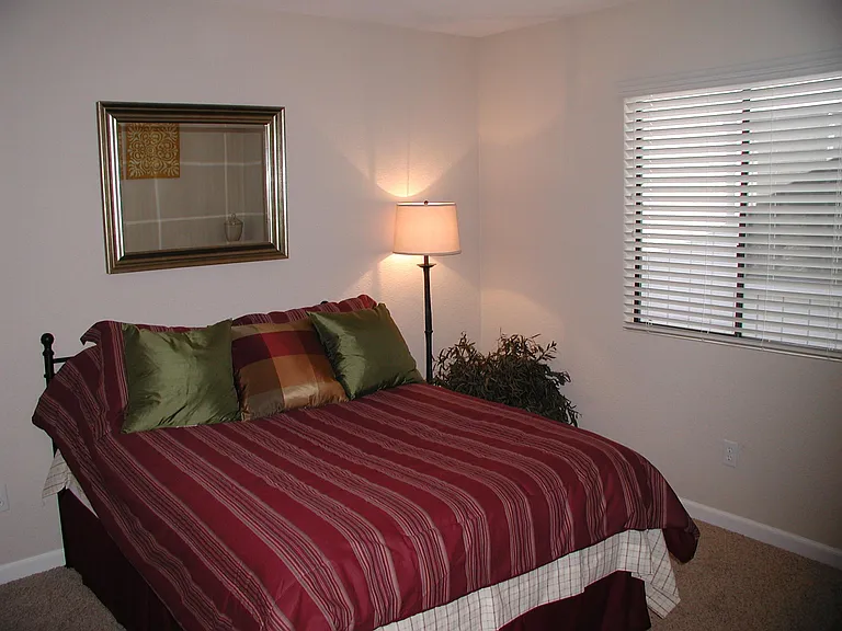 212 Brookdale Dr — Photo 4