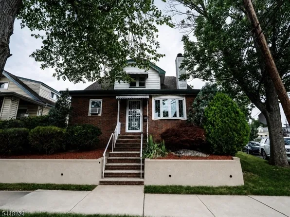 220 Clinton Ave #2, Clifton City, NJ 07011