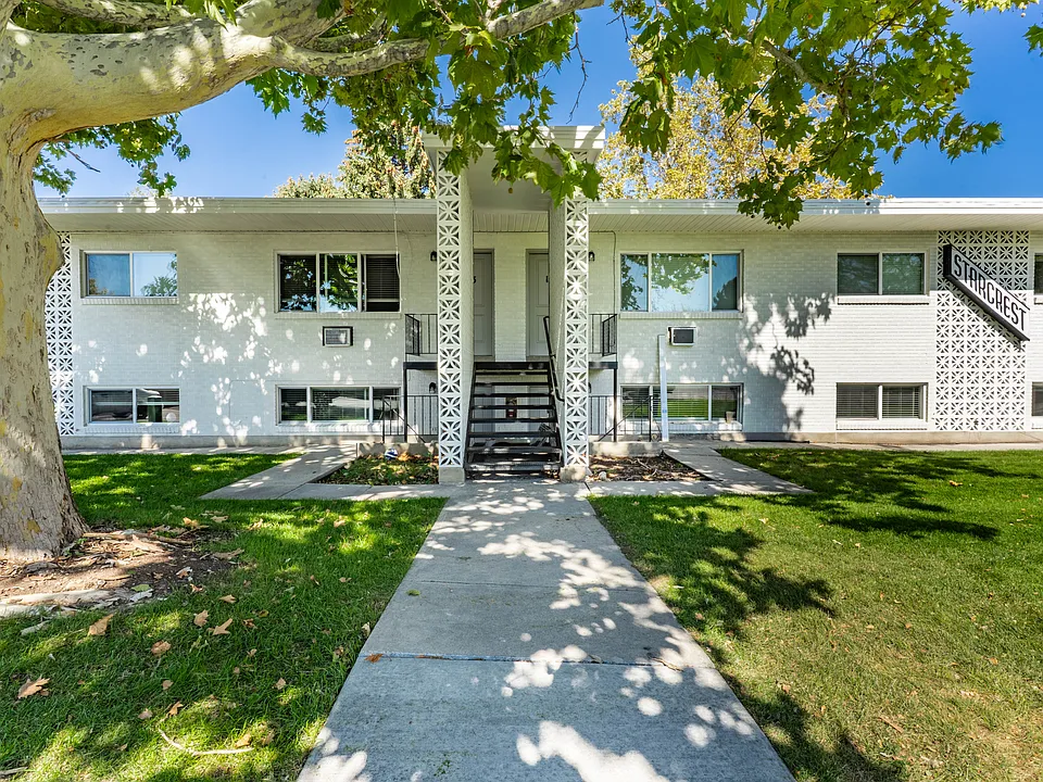 Starcrest Apts