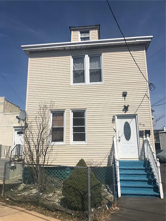 516 Brace Ave photo 1