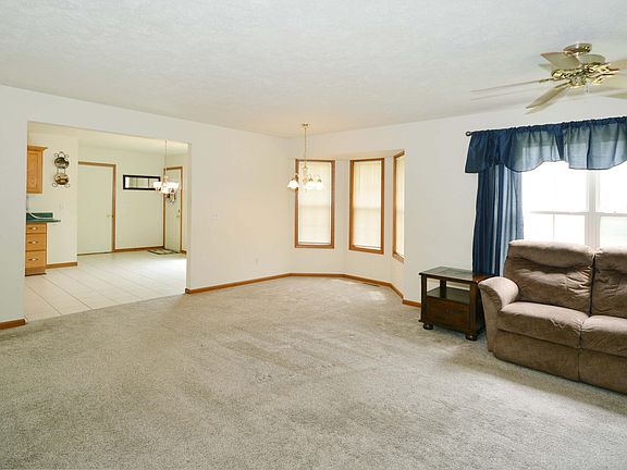 4th image of 31900 Pawton Ln