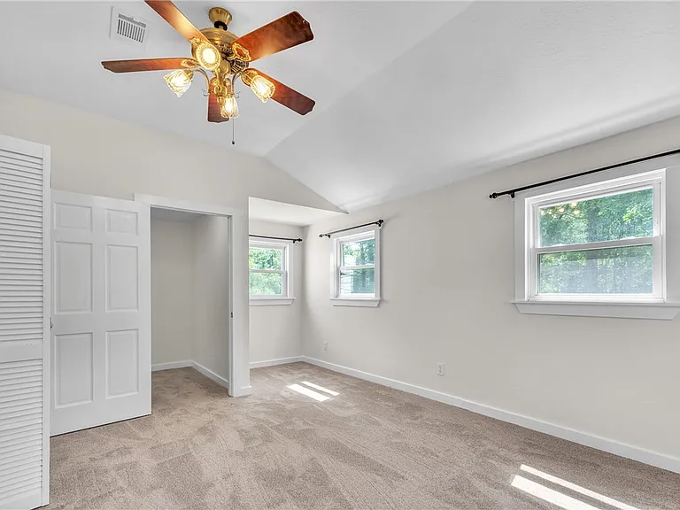 116 Purvis Ln — Photo 26