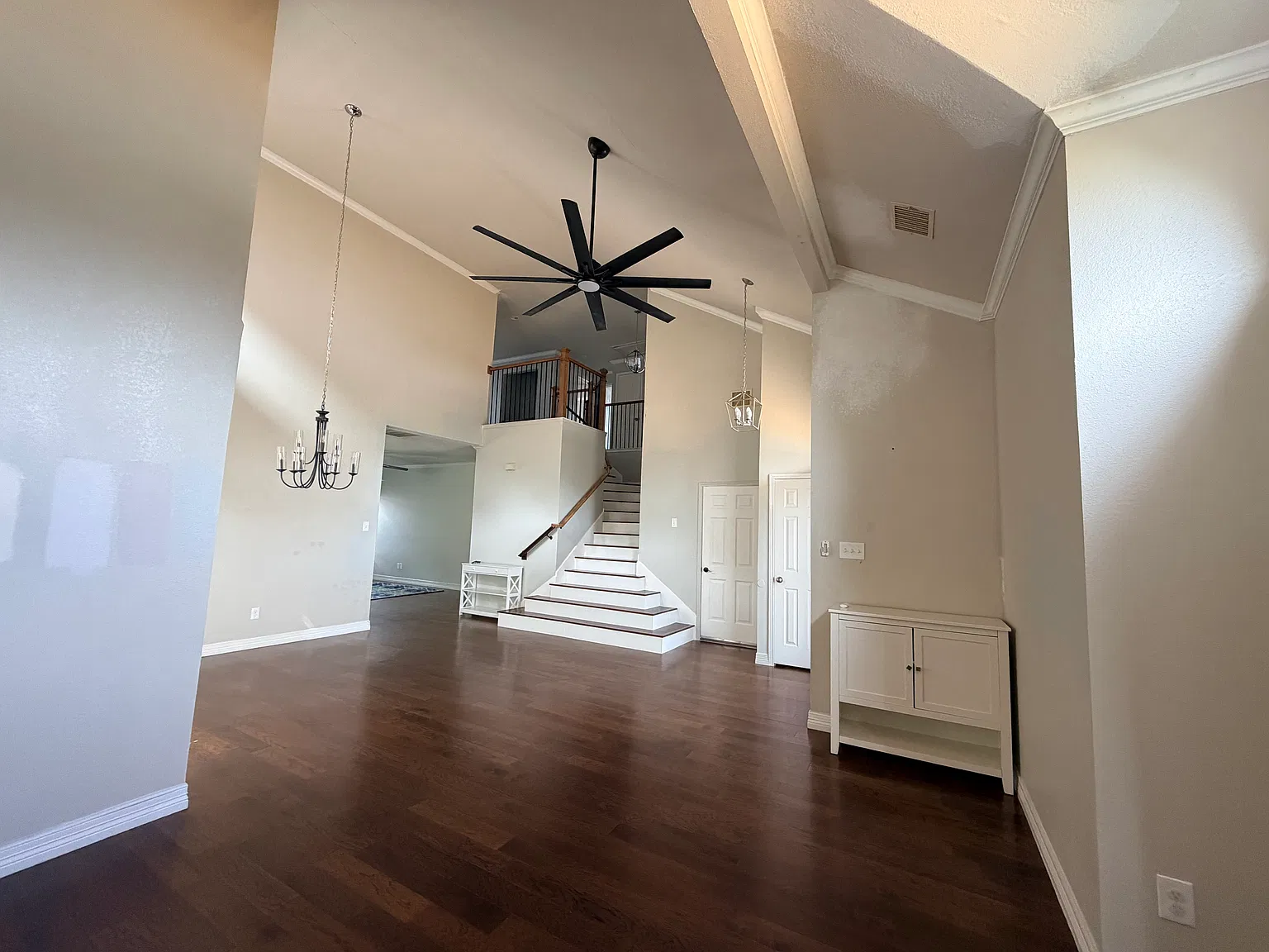 3 bed, 2.5 bath, 2197 sqft, $2,700 — Photo 2