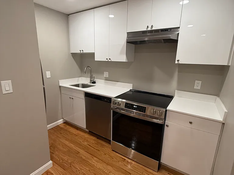 50 Evergreen St #24 — Photo 2