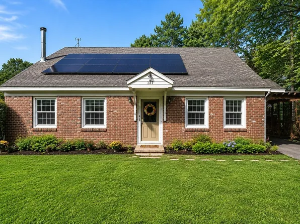 137 Parker Rd, Lancaster, MA 01523