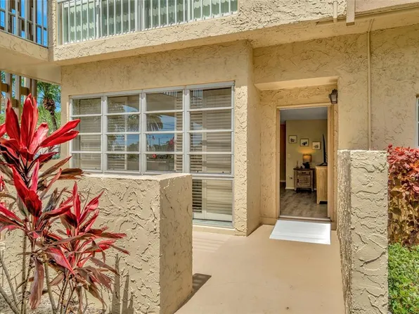 121 Island Way APT 311, Clearwater, FL 33767