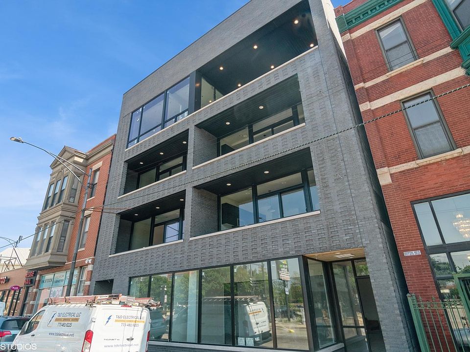 1st image of 1775 N Clybourn Ave #302