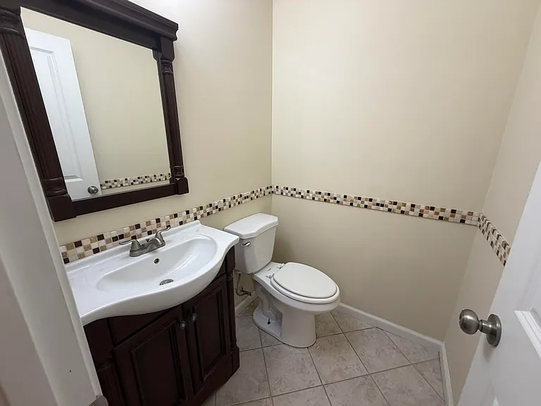 2032 Waterfront Dr N #D — Photo 6