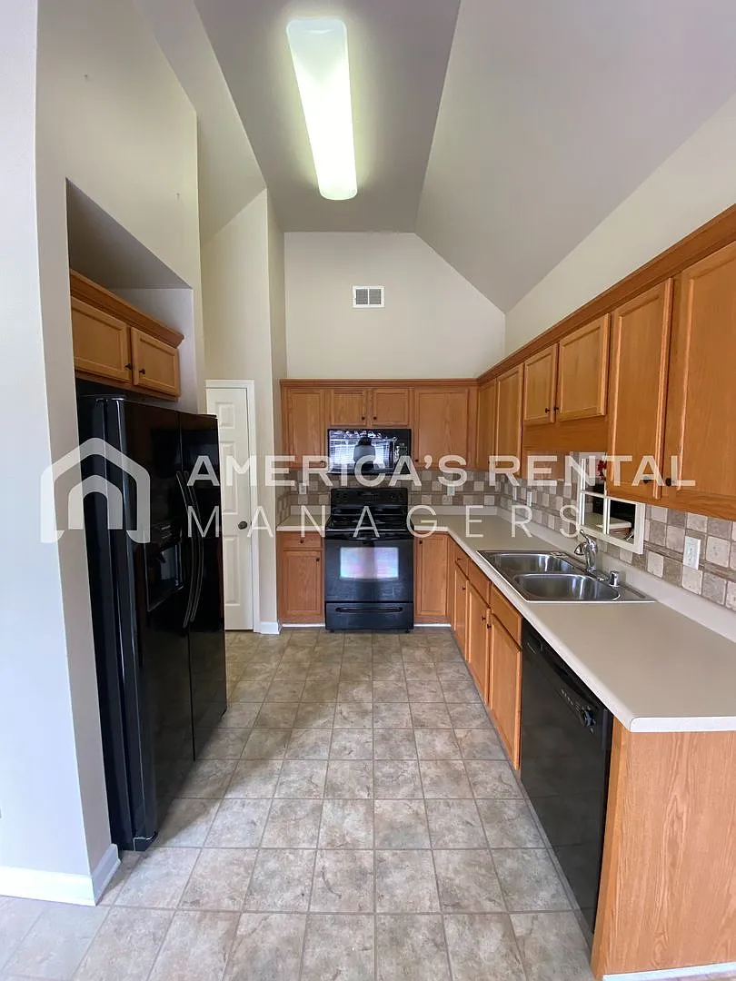 Cozy Home With Fenced-In Backyard For Rent In Bessemer! Coming Soon! — Photo 4