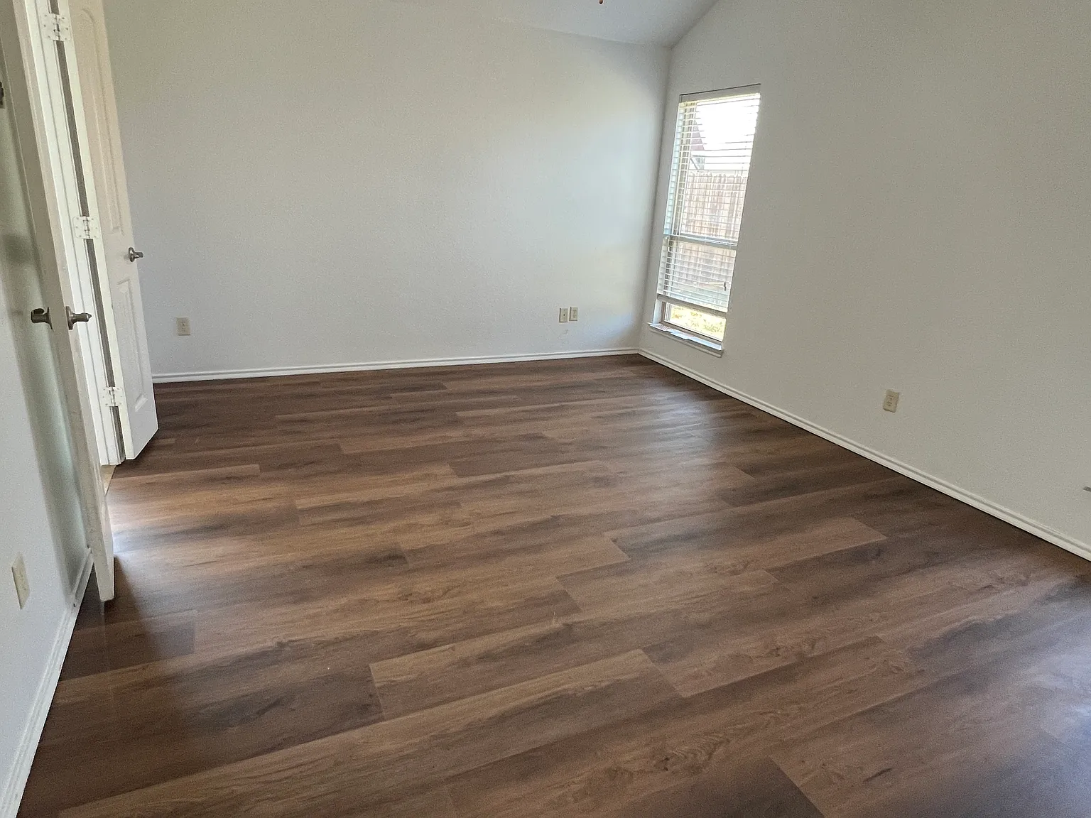 4 bed, 1663 sqft, $2,395 — Photo 4