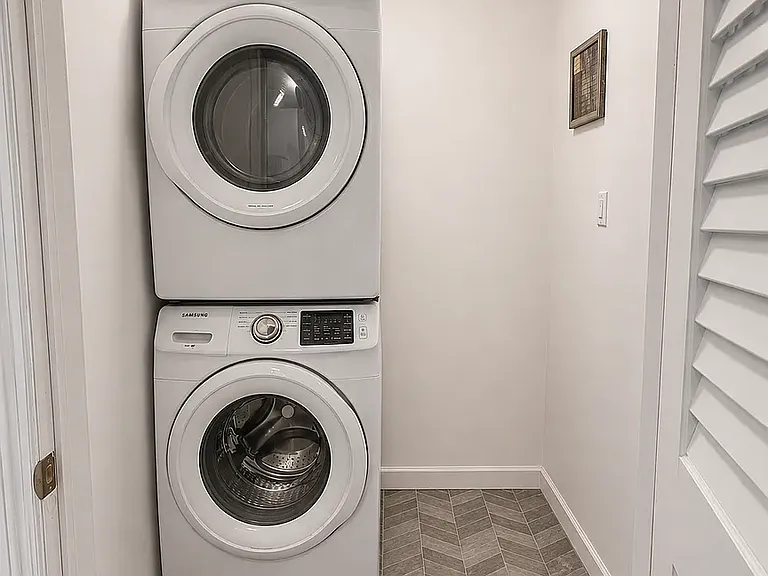402 Woodbine St #1 — Photo 14