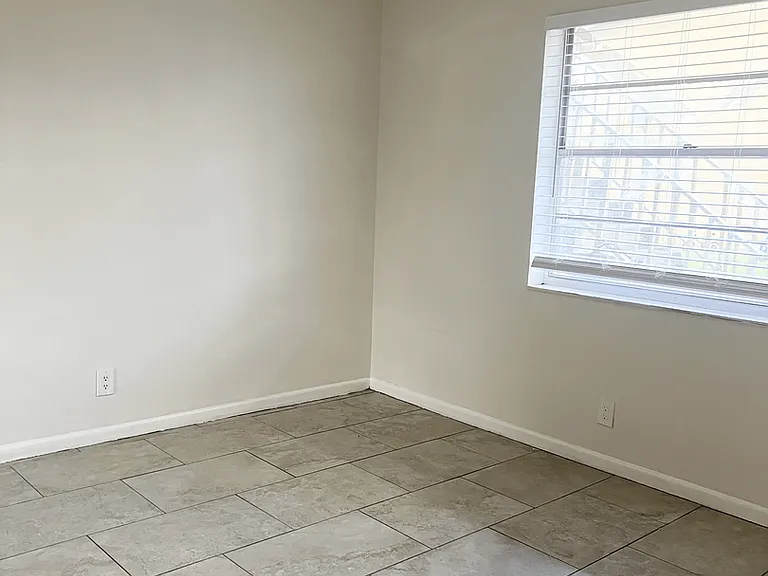 1911 N Haverhill Rd #11 — Photo 15