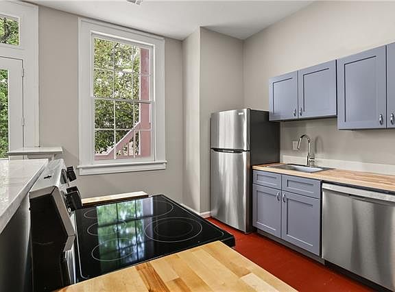 4th image of 2103 Baronne St #2C