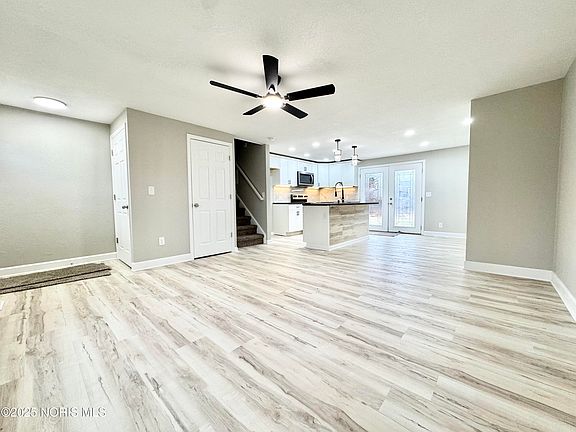 4th image of 2051 Northridge Dr