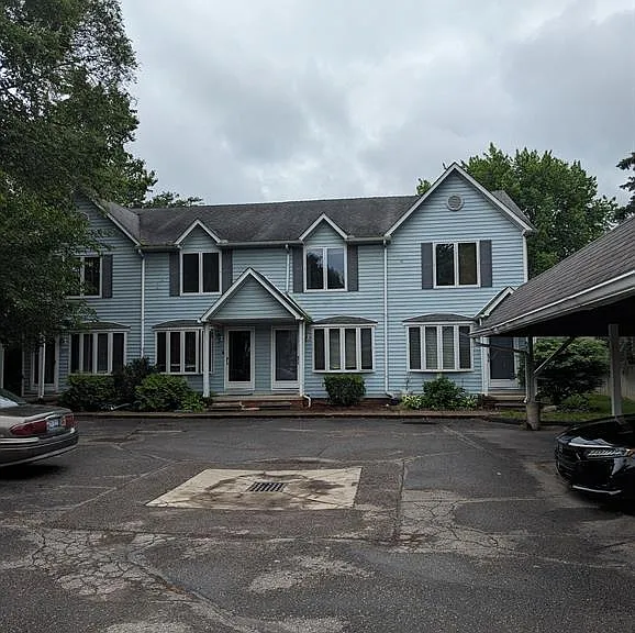 302 E Ann Arbor Trl — Photo 1