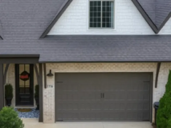 1718 W Farmville Rd, Auburn, AL 36830