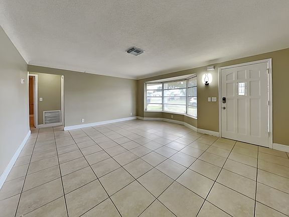 4th image of 167 SE 27th Ave