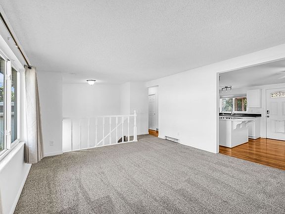 5th image of 749 N Colonial Ave