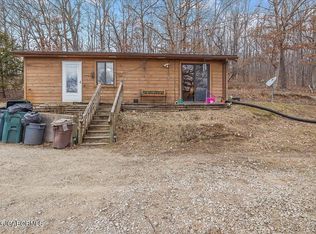 933 Golden Goose Dr, Edwards, MO 65326