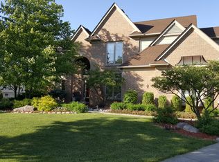 45412 Halston Ct, Novi, MI 48374