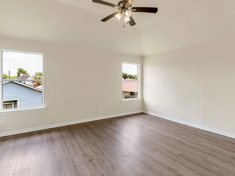 7622 Jonathon Ct — Photo 8