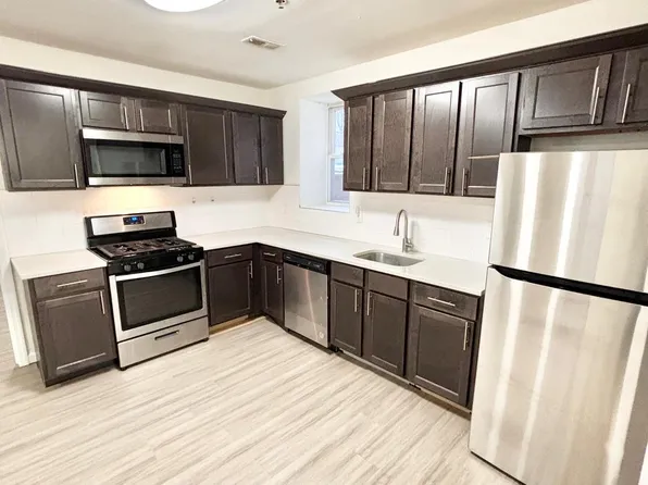 168 N Grove St #1F, East Orange, NJ 07017