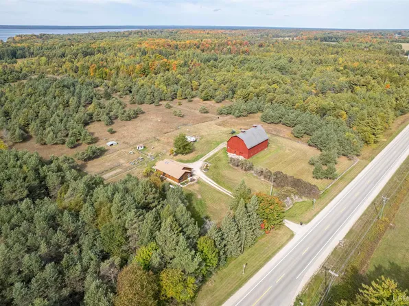 1011 State Highway M94, Manistique, MI 49854