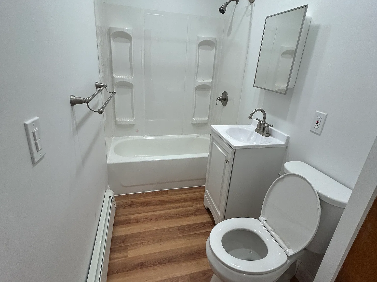 3 bed, 1250 sqft, $2,200 — Photo 1