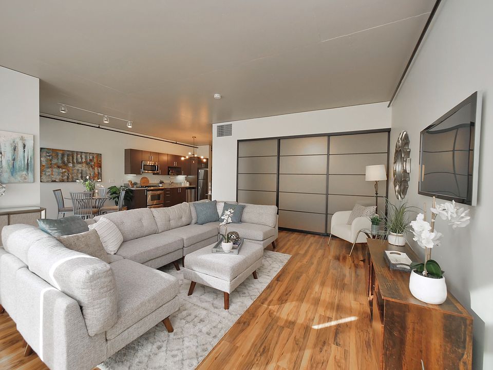 1st image of 1818 L St #300