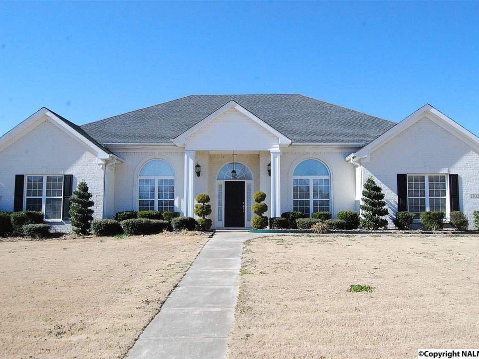 1st image of 2702 Persimmon Pl SE