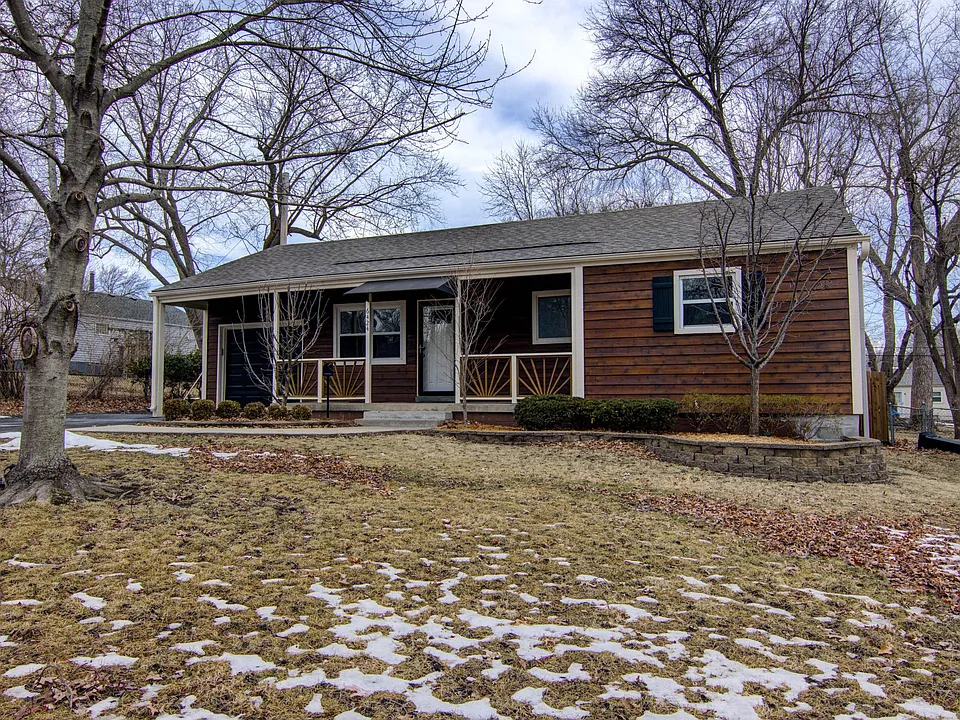 6424 W 81st Ter