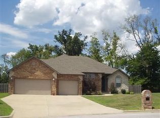 669 N Pulltite Ct, Nixa, MO 65714