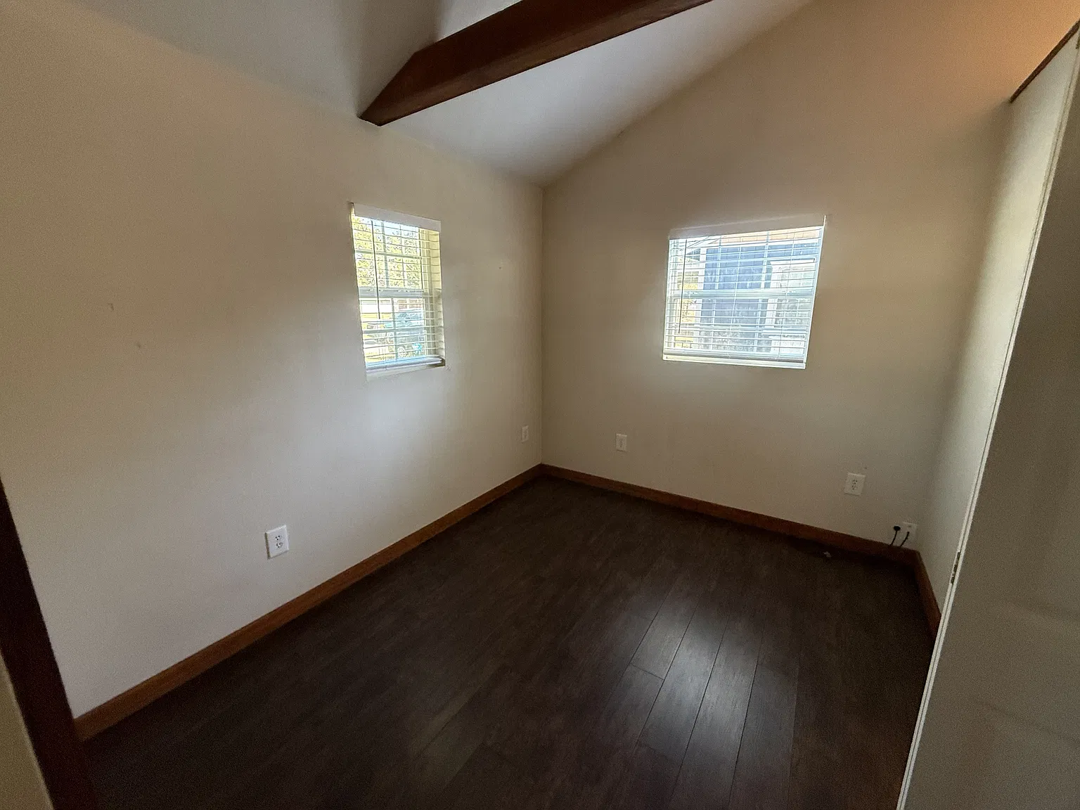 1 bed, 350 sqft, $800 — Photo 2