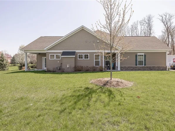 801 Rivers Run, Rochester, NY 14623