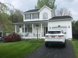 37 Victoria Way, Albany, NY 12205