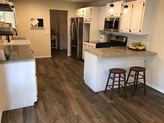 Custom concrete countertops 