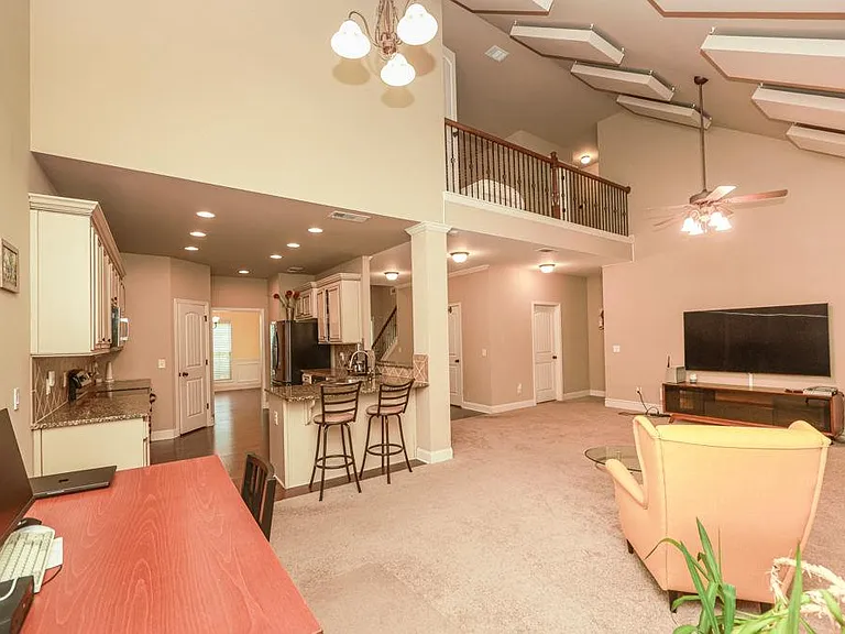 2241 Line Dr — Photo 12