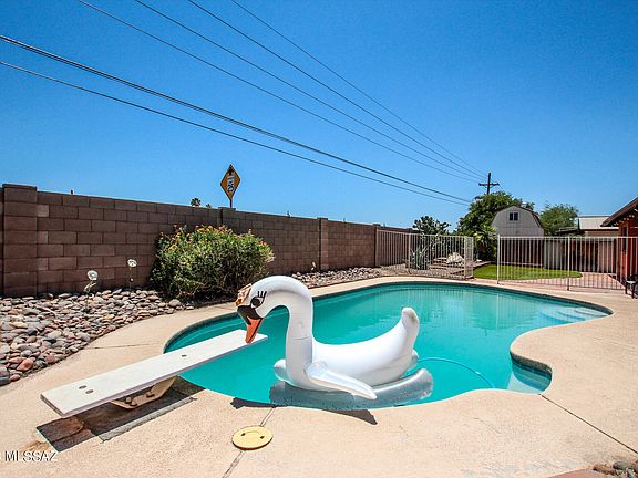 2nd image of 2910 W Bayleaf Dr