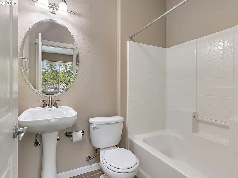 830 NW Council Dr — Photo 18