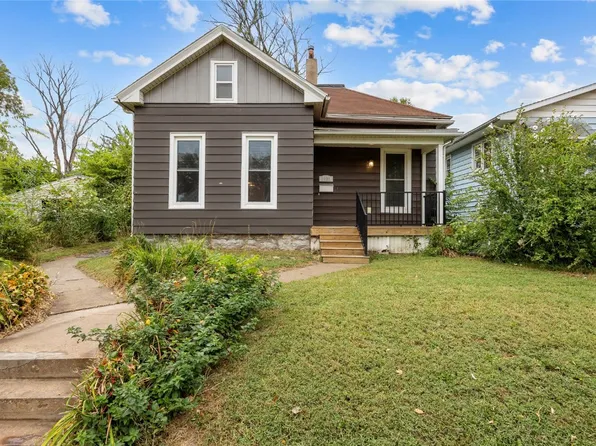 1032 9th St SE, Cedar Rapids, IA 52401