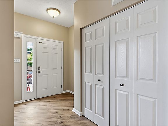 5th image of 117 Linden Ct