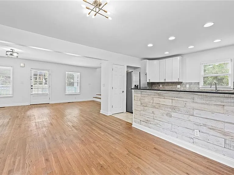 2429 Claude St NW — Photo 9