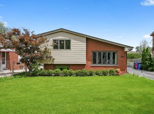 537 N Yale Ave, Villa Park, IL 60181