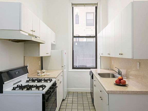 4th image of 255 W 84th St APT Gra