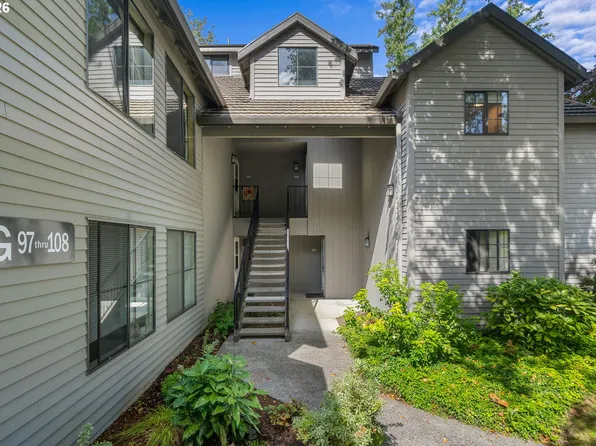 4000 Carman Dr, Lake Oswego, OR 97035