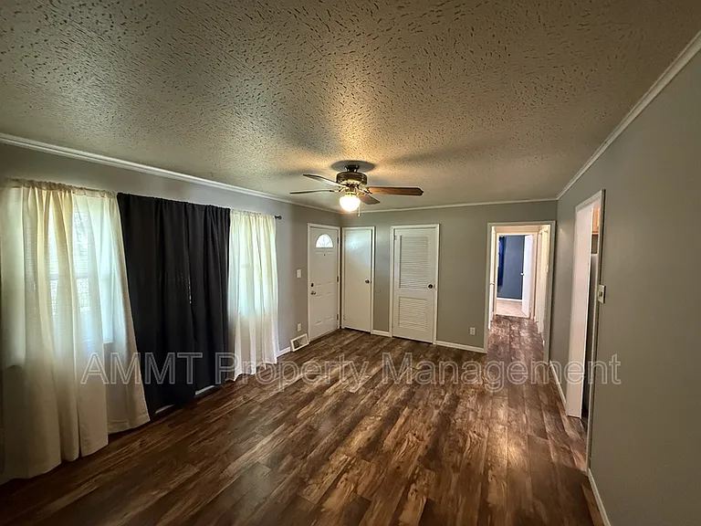 2690 10th Ave — Photo 10