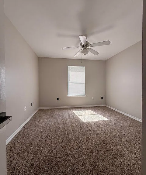 2123 Tom St — Photo 21