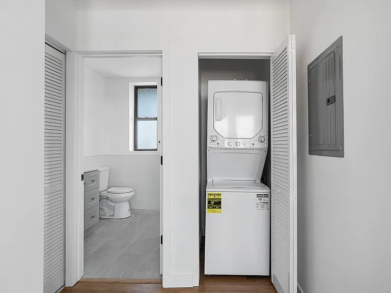 3025 W Irving Park Rd #3W — Photo 5
