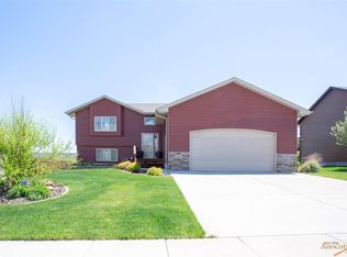 4614 S Pointe Dr, Rapid City, SD 57701